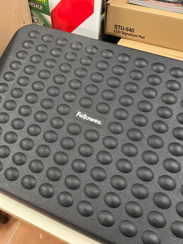 Reposapiés Fellowes Negro