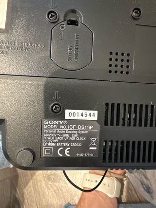 Radio Reloj Sony ICF-D811P