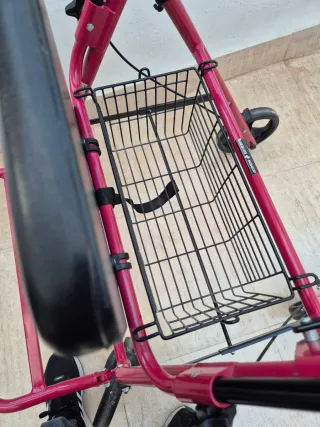 Andador-Silla Mobiclinic Rollator Colon Burdeos