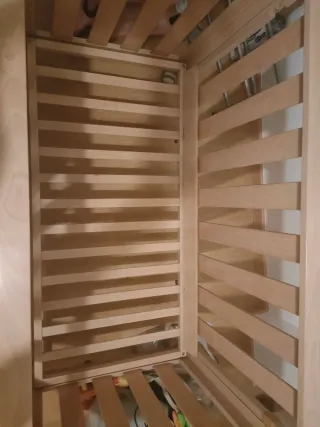 Cuna de bebé de madera