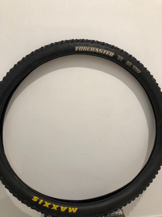 Cubierta Maxxis Forekaster 29x2.20