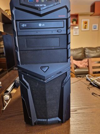 PC Sobremesa y Monitor HP Negro