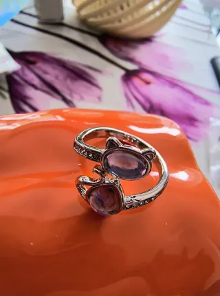 Anillo gato ajustable morado y plateado