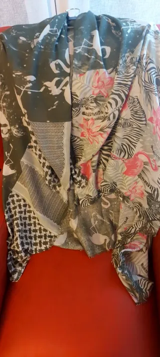 Fular estampado tropical y cebra