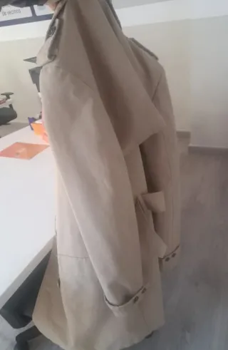 Gabardina Guess Beige Talla M