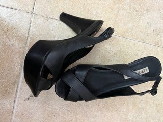 Sandalias tacón negras