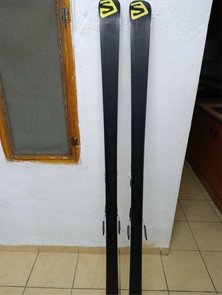 Esquís de pista salomon