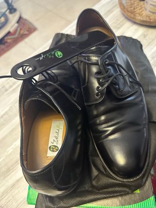 Zapatos de piel negros para caballero