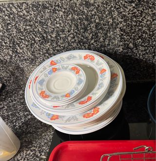 Juego de platos antiguos de porcelana