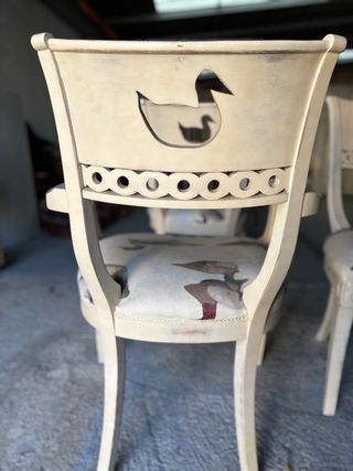 Sillas de comedor con estampado de patos