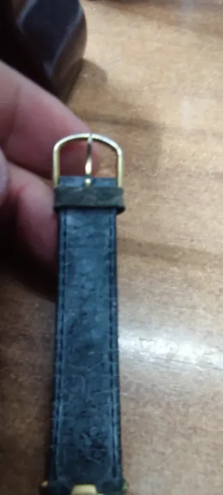 Orologio altanus vintage nero e oro vintage