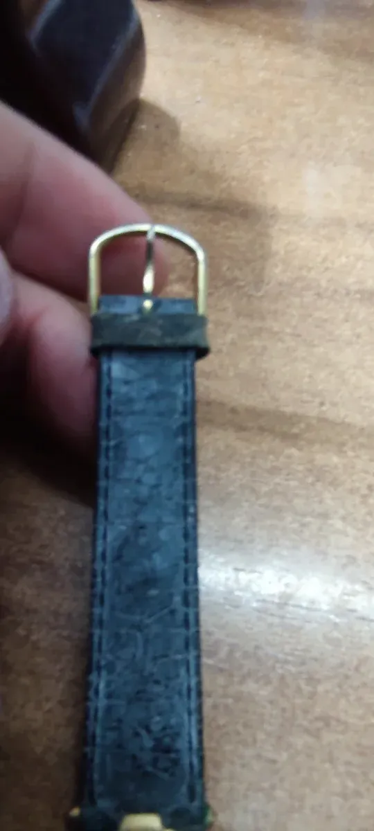 Orologio altanus vintage nero e oro vintage