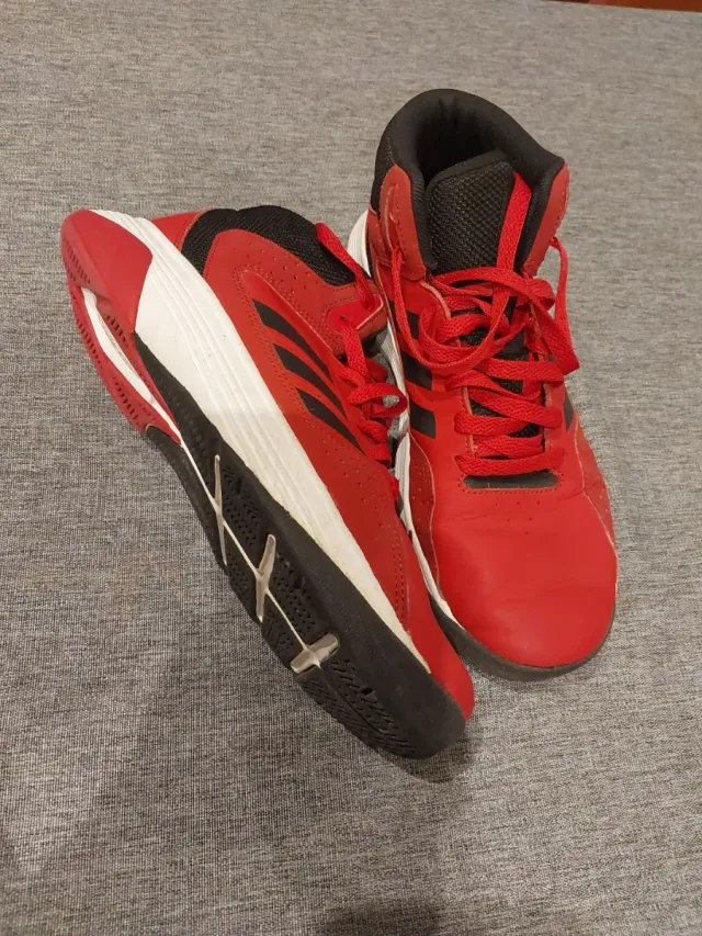 Zapatillas Baloncesto Adidas Cloudfoam Rojas.