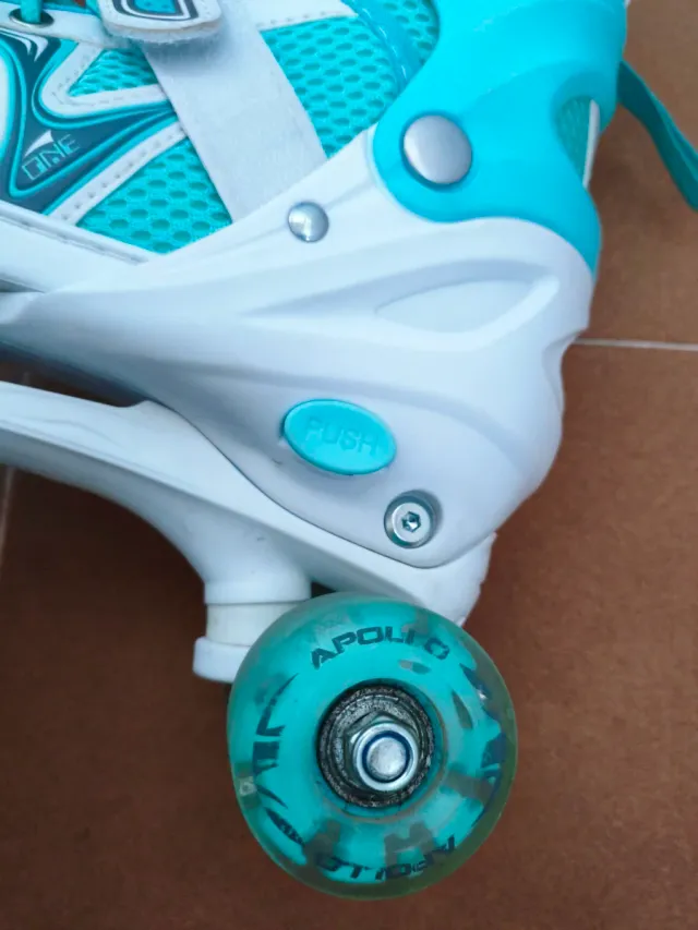 Patines 4 Ruedas marca Apollo, para niña/o, luces