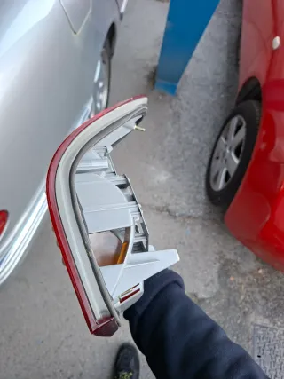 Piloto Trasero Izquierdo W210