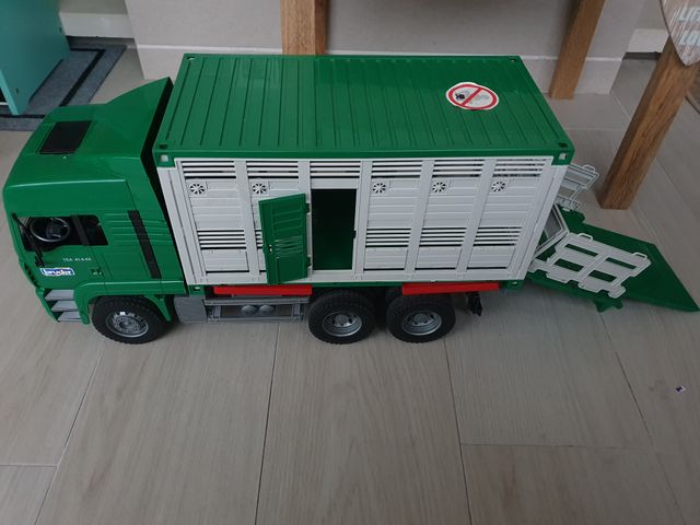 Camión grandw de toros Bruder