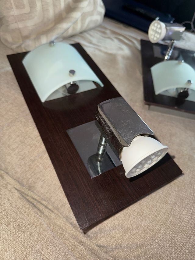 Lámpara de pared madera oscura y cristal