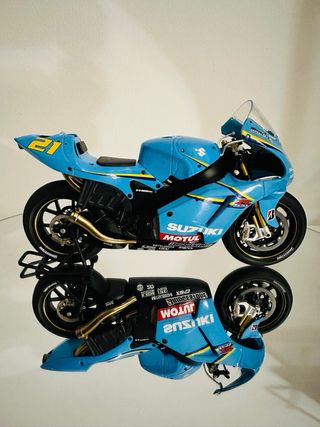 Suzuki GSV-R John Hopkins 2006 + fascículo