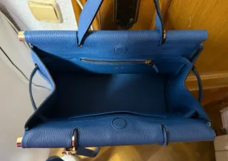 Bolso Hermès Azul con detalles dorados