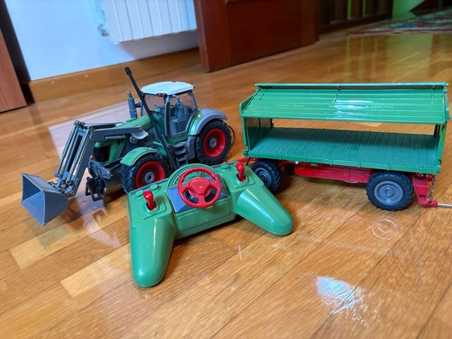 Tractor y remolque con control remoto