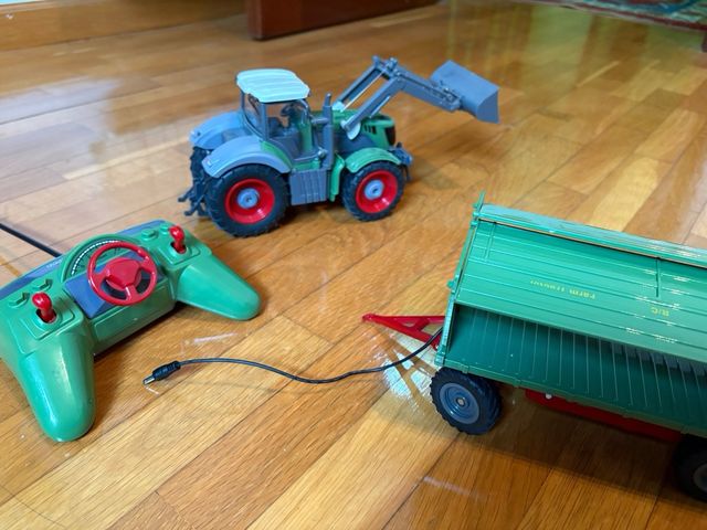 Tractor y remolque con control remoto