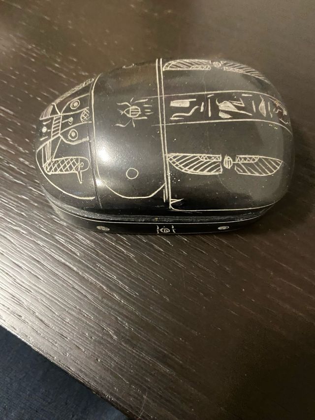 Scarababeo Egiziano con Geroglifici