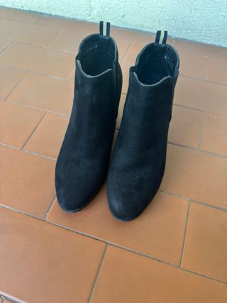Botines negros tacón