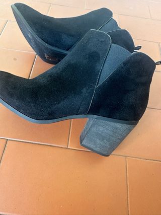 Botines negros tacón