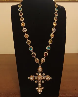Collana con croce gioiello