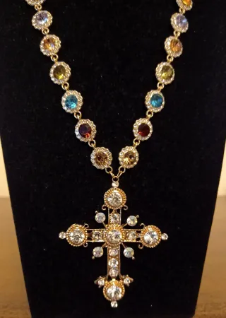 Collana con croce gioiello