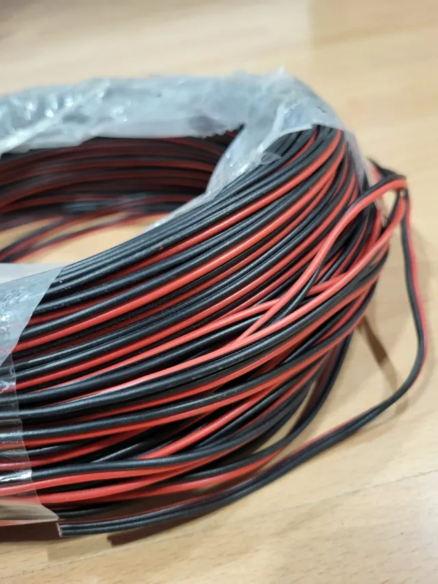 Rolo de Cabo de Áudio 100m Vermelho/Preto PVC