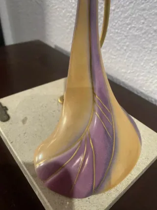 Figura de pavo de cerámica