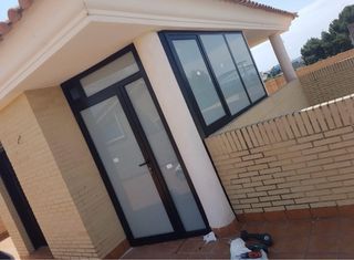 Ventanas y puertas aluminio/PVC a medida