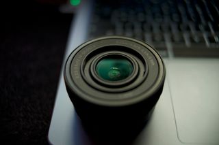 Obiettivo Sony E 16-50mm f/3.5-5.6 PZ OSS II