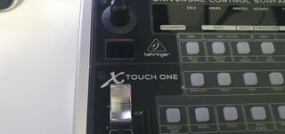 Controlador MIDI Behringer X-Touch One