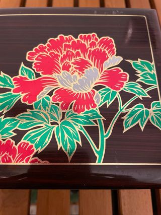 Joyero musical vintage con diseño floral