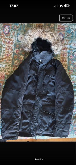 Chaquetón de invierno con capucha