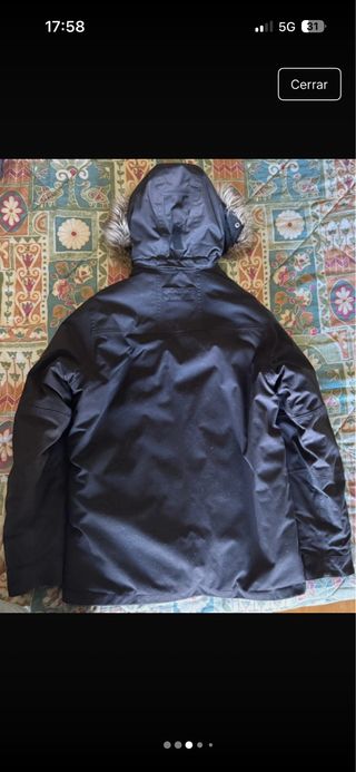 Chaquetón de invierno con capucha