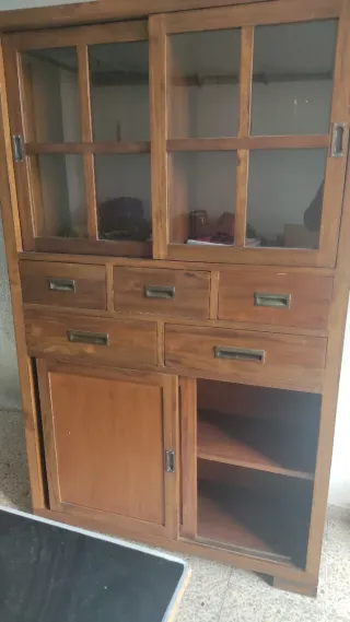 Alacena vitrina Banak madera y cristal