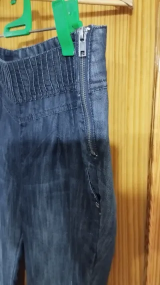 Pantalones vaqueros pitillo casi nuevos