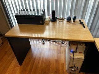 mobiliario de oficina. mesas, armarios, sillas