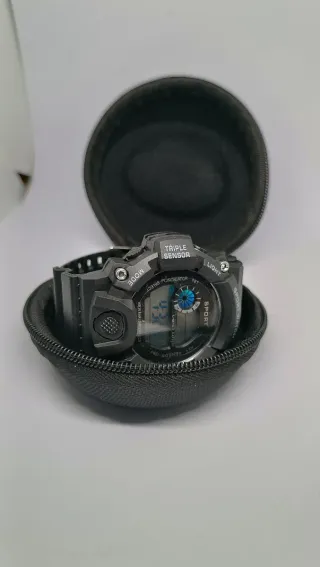 Reloj deportivo digital negro nuevo