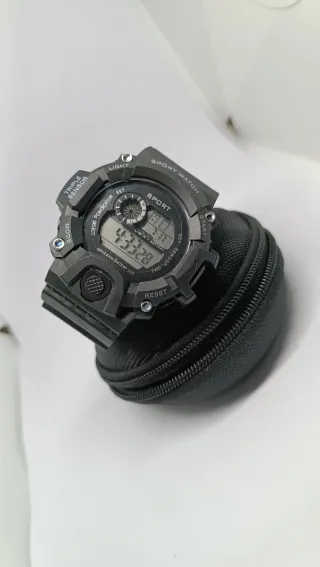 Reloj deportivo digital negro nuevo