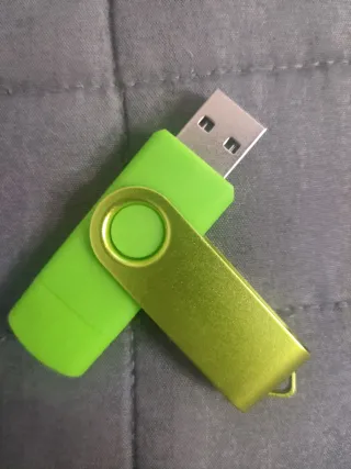 Chiavetta USB 2-in-1 Verde (USB-A + USB-C)
