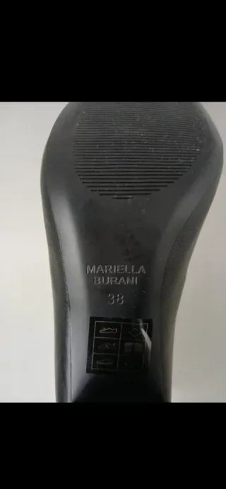 Stivaletti neri con tacco dorato