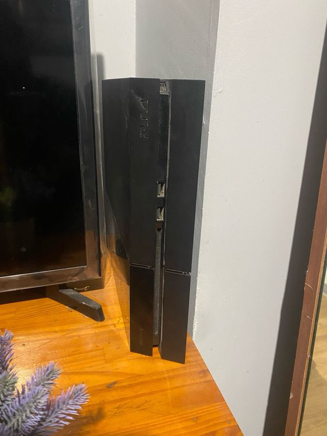 Consola Sony PS4 Negra