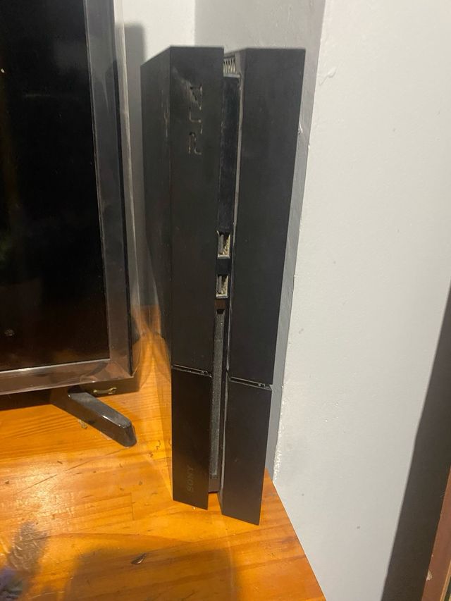 Consola Sony PS4 Negra