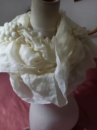 Sciarpa panna con grappoli d'uva