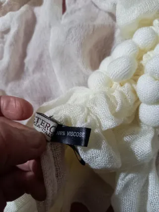 Sciarpa panna con grappoli d'uva