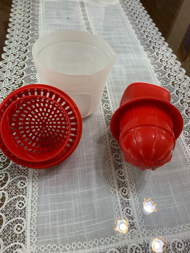 Exprimidor manual Tupperware